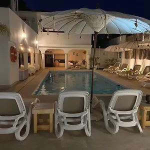 Apartment Casa Holandaluzas Near Beach, With Salt Water Pool And Private Parking, Marbella